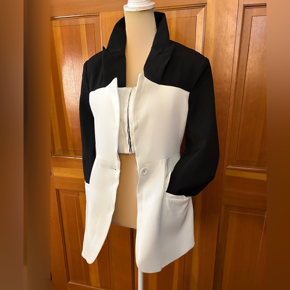 Notch Long Sleeve Straight Blazer - Picture 13 of 16